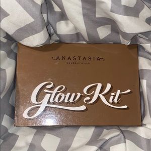 Anastasia Glow Kit